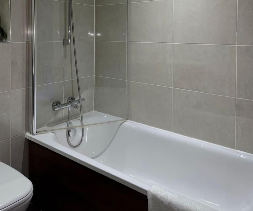 Cosy City Centre Apartment With Parking バーミンガム エクステリア 写真